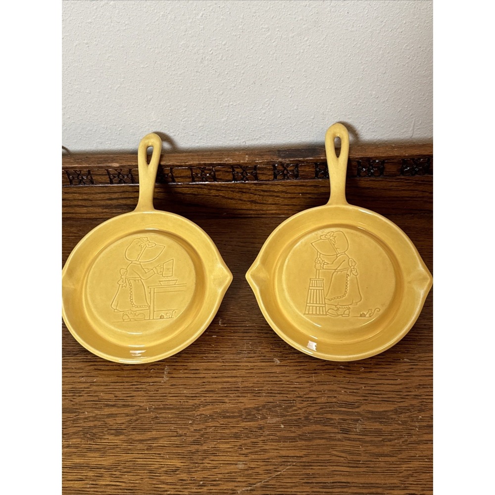 Vintage 1976 Duncan Ceramic Wall Hanging Skillet Plates Colonial Dutch Set 2